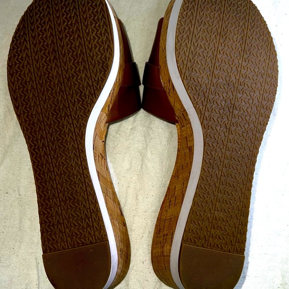 Michael Kors Jilly Sandal - Picture 4 of 5